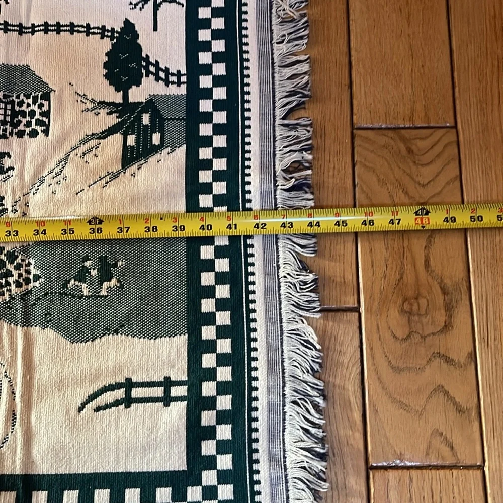 Holiday Home Woven Rug - Green and White